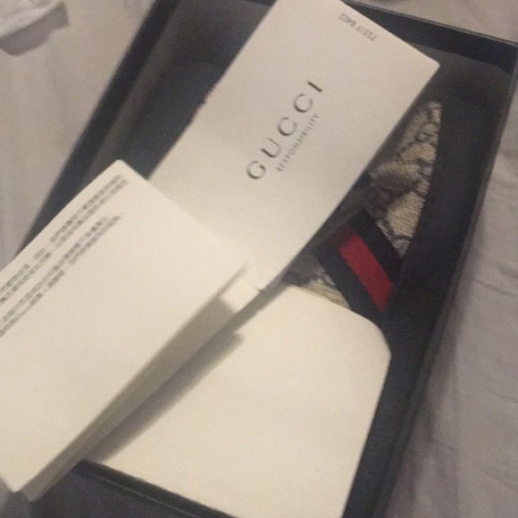 The Shoes is use but like new - Picture 4 of 4